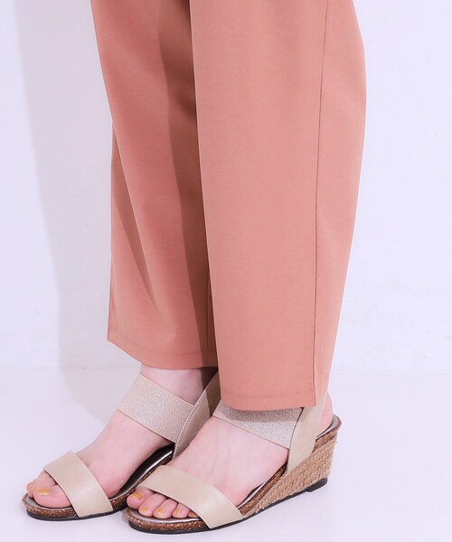 SHOO・LA・RUE(シューラルー)の「【SS-3L/ひんやり/吸水速乾/UV】軽量でさらりと穿ける テーパードパンツ(その他パンツ・レディース・ピンク系/ブラック/ベージュ/ブルー系その他/ダークグレー・01/05/10/03/02/04)」の17枚目の写真