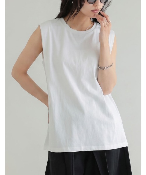 Re:EDIT(リエディ)の「二の腕すっきり見え 綿100% ショルダータックノースリーブTシャツ(Tシャツ/カットソー・レディース・ブラック/オフホワイト/チャコールグレー・MEDIUM/LARGE)」の2枚目の写真