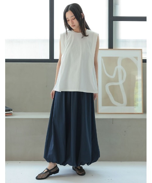 Re:EDIT(リエディ)の「二の腕すっきり見え 綿100% ショルダータックノースリーブTシャツ(Tシャツ/カットソー・レディース・ブラック/オフホワイト/チャコールグレー・MEDIUM/LARGE)」の9枚目の写真