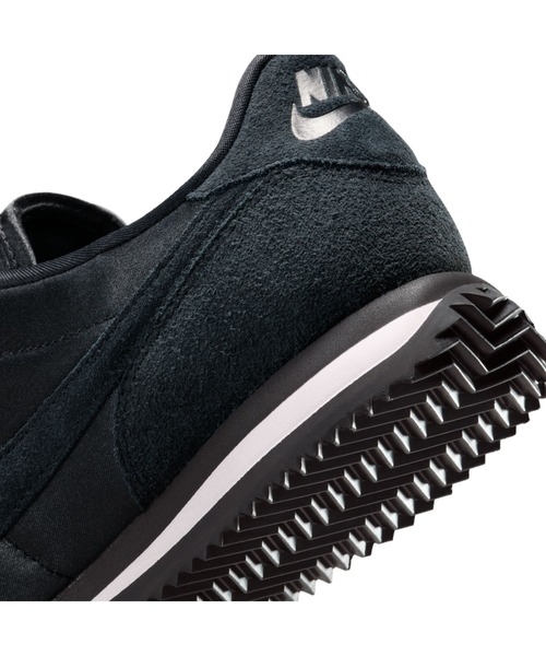 NIKE(ナイキ)の「W CORTEZ TXT SE(スニーカー・レディース・ブラック・24.5cm/24.0cm/23.5cm/23.0cm/22.5cm/25.0cm)」の5枚目の写真