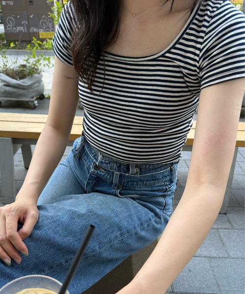 KONVINI（コンビニ）の「UネックボーダークロップTシャツ/Uneck boderT（Tシャツ/カットソー・レディース・ブラック×ホワイト/ネイビー×ホワイト/グレー×ホワイト・FREE）」の2枚目の写真