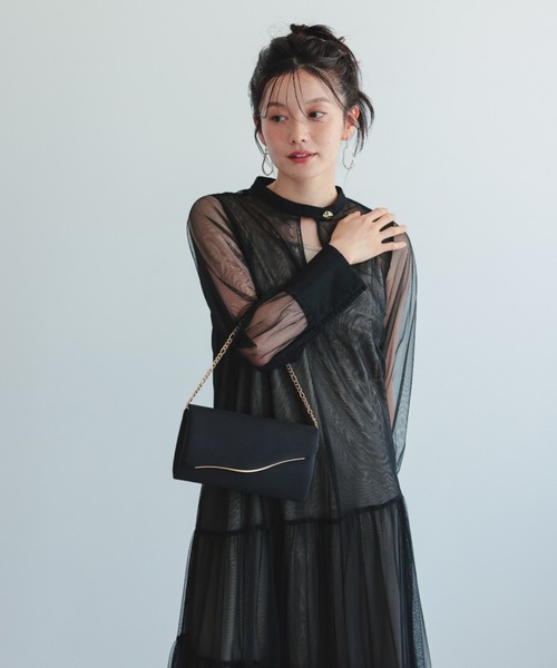 Dorry Doll(ドリードール)の「ウエーブ金具サテンクラッチ(クラッチバッグ・レディース・チャコール/ベージュ/ブラック・FREE)」の6枚目の写真