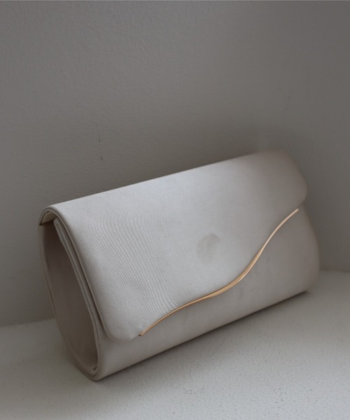 Dorry Doll(ドリードール)の「ウエーブ金具サテンクラッチ(クラッチバッグ・レディース・チャコール/ベージュ/ブラック・FREE)」の11枚目の写真