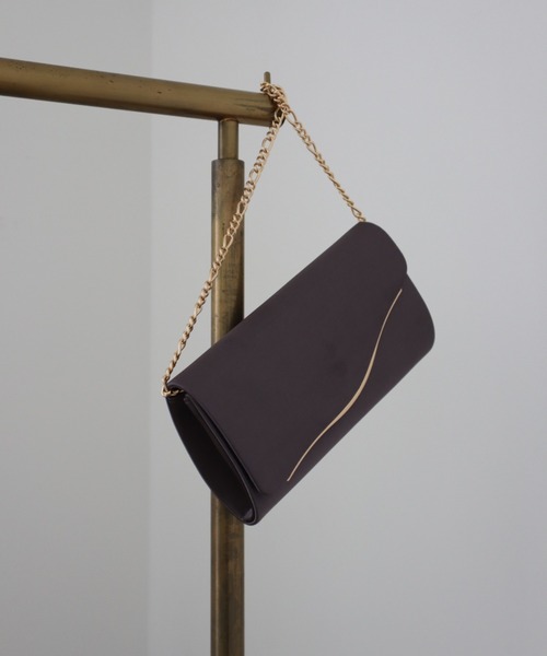 Dorry Doll(ドリードール)の「ウエーブ金具サテンクラッチ(クラッチバッグ・レディース・チャコール/ベージュ/ブラック・FREE)」の17枚目の写真