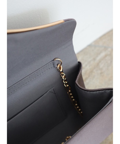 Dorry Doll(ドリードール)の「ウエーブ金具サテンクラッチ(クラッチバッグ・レディース・チャコール/ベージュ/ブラック・FREE)」の20枚目の写真