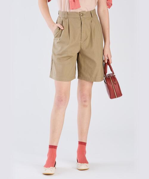 To b. by agnes b.(トゥービーバイアニエスベー)の「コットン ショートパンツ(その他パンツ・レディース・ベージュ・36/40/38)」の1枚目の写真