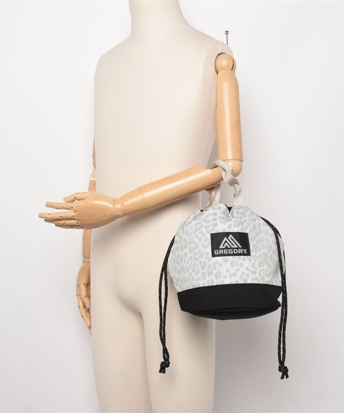 GREGORY(グレゴリー)の「チンチバッグM CINCH BAG M スノーレオパード(ハンドバッグ・メンズ・レオパード・-)」の2枚目の写真