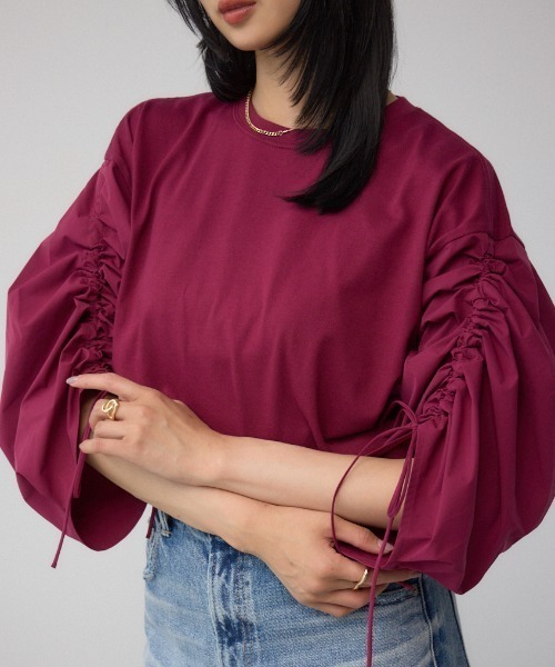 AZUL by moussy(アズールバイマウジー)の「ギャザースリーブカットトップス(Tシャツ/カットソー・レディース・ブラック/オフホワイト/杢グレー/バーガンディー・FREE)」の4枚目の写真