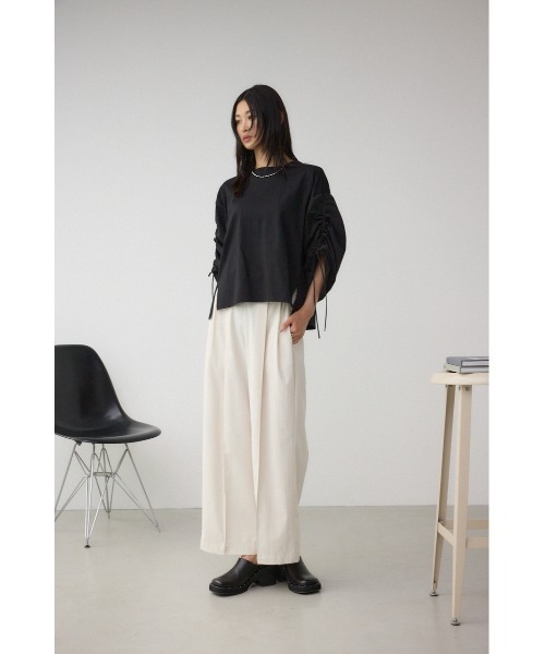 AZUL by moussy(アズールバイマウジー)の「ギャザースリーブカットトップス(Tシャツ/カットソー・レディース・ブラック/オフホワイト/杢グレー/バーガンディー・FREE)」の16枚目の写真