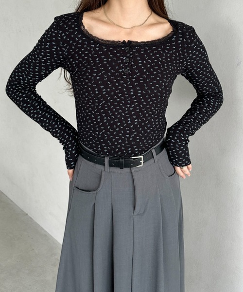 MYMOOD.(マイムード)の「カップ付き花柄ヘンリーネック ロングスリーブカットソー(Tシャツ/カットソー・レディース・ホワイト/アイボリー/ブラック・FREE)」の18枚目の写真