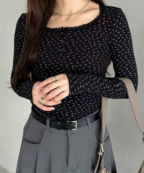 MYMOOD.(マイムード)の「カップ付き花柄ヘンリーネック ロングスリーブカットソー(Tシャツ/カットソー・レディース・ホワイト/アイボリー/ブラック・FREE)」の21枚目の写真