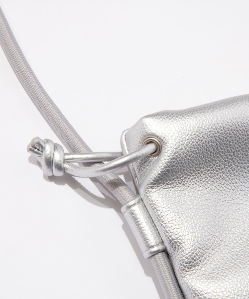 F/CE. （エフシーイー）の「F/CE. TECH LEATHER MAP POCHETTE / エフシーイー テックレザー マップポシェット（ショルダーバッグ・メンズ・ブラック/シルバー/レッド/ベージュ・FREE）」の11枚目の写真