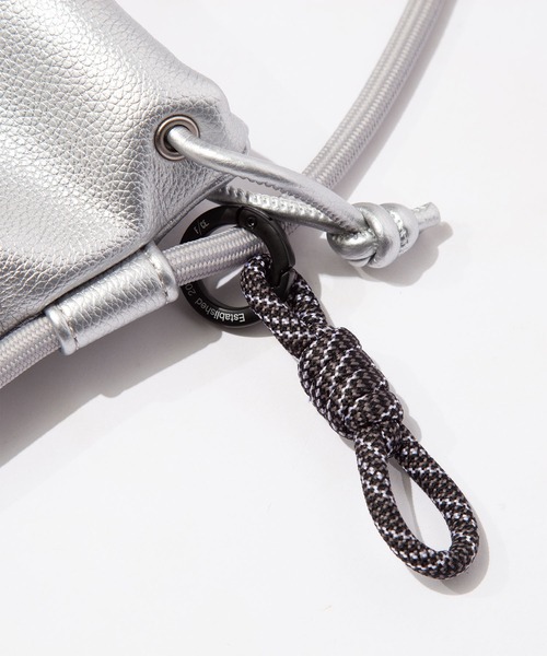 F/CE. （エフシーイー）の「F/CE. TECH LEATHER MAP POCHETTE / エフシーイー テックレザー マップポシェット（ショルダーバッグ・メンズ・ブラック/シルバー/レッド/ベージュ・FREE）」の12枚目の写真