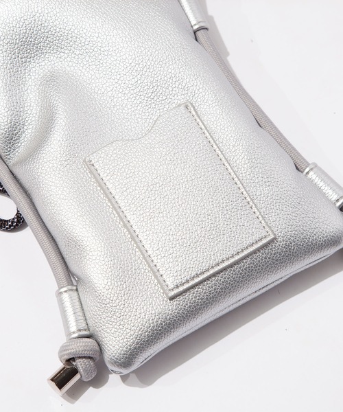 F/CE. （エフシーイー）の「F/CE. TECH LEATHER MAP POCHETTE / エフシーイー テックレザー マップポシェット（ショルダーバッグ・メンズ・ブラック/シルバー/レッド/ベージュ・FREE）」の13枚目の写真