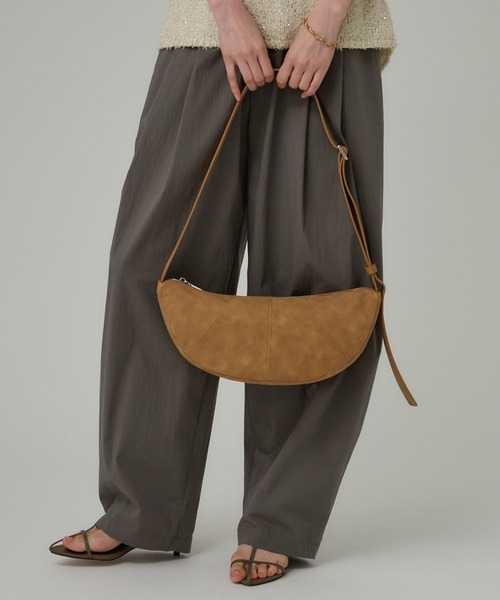 BRIE LEON（ブリーレオン）の「【BRIE LEON】Crescent Bag（ショルダーバッグ・レディース・オフホワイト/キャメル・FREE）」の14枚目の写真