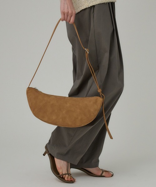 BRIE LEON（ブリーレオン）の「【BRIE LEON】Crescent Bag（ショルダーバッグ・レディース・オフホワイト/キャメル・FREE）」の15枚目の写真