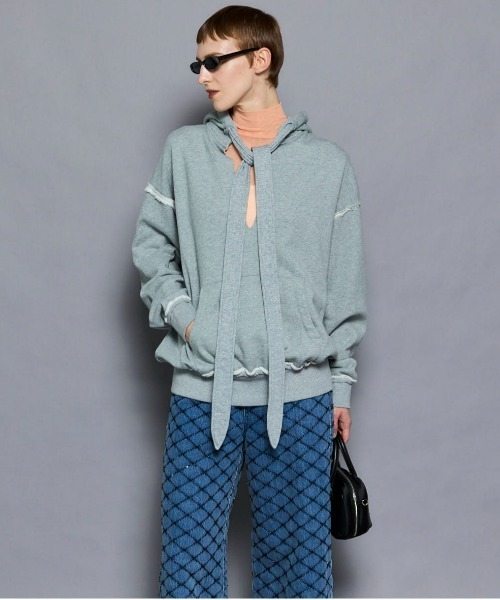 MAISON SPECIAL(メゾンスペシャル)の「Slit Ribbon Hoodie/スリットリボンフーディ(パーカー・レディース・ブラック/ピンク/グレー/ホワイト・FREE)」の9枚目の写真