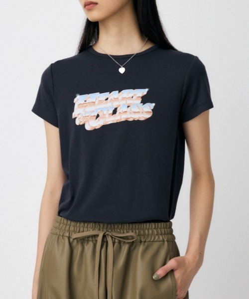 MOUSSY(マウジー)の「CHROME LOGO Tシャツ(Tシャツ/カットソー・レディース・ライトブラック/ライトカーキ/オフホワイト/オレンジ系その他・FREE)」の1枚目の写真