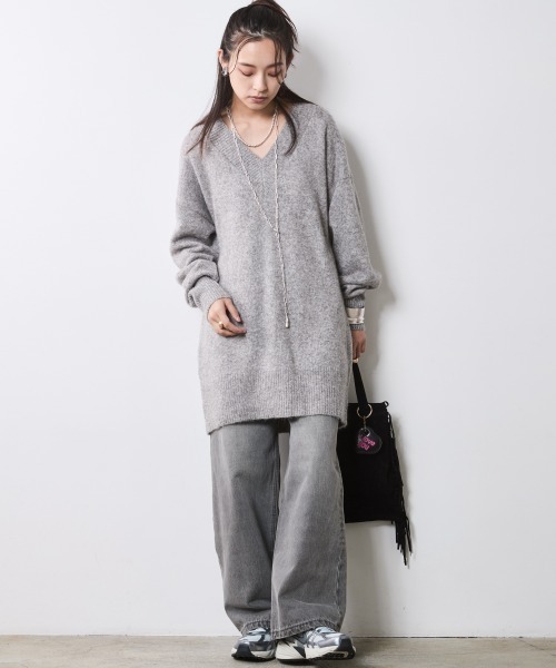 CHIC STYLE（シックスタイル）の「Vネックニットチュニック＜大きいサイズ有＞シックスタイル（ニット/セーター・レディース・ベージュ/グレー・M/L/LL/3L/4L/5L）」の6枚目の写真