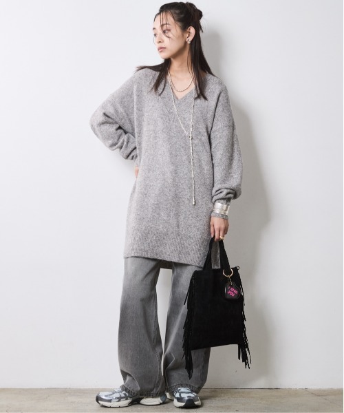 CHIC STYLE（シックスタイル）の「Vネックニットチュニック＜大きいサイズ有＞シックスタイル（ニット/セーター・レディース・ベージュ/グレー・M/L/LL/3L/4L/5L）」の7枚目の写真
