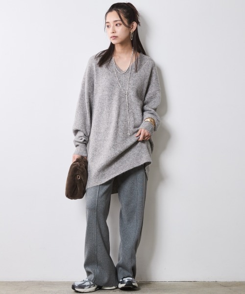 CHIC STYLE（シックスタイル）の「Vネックニットチュニック＜大きいサイズ有＞シックスタイル（ニット/セーター・レディース・ベージュ/グレー・M/L/LL/3L/4L/5L）」の15枚目の写真
