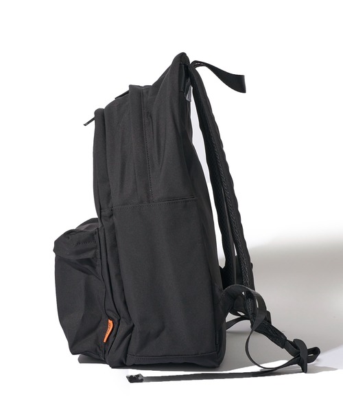 UNIVERSAL OVERALL(ユニバーサルオーバーオール)の「【UNIVERSAL OVERALL】SLANT DAYPACK / スラントディパック 大容量23リットル(バックパック/リュック・レディース・ブラック/ネイビー/グレー・FREE)」の12枚目の写真