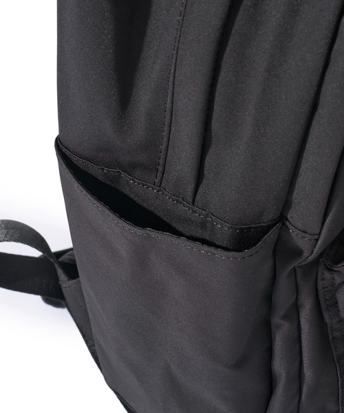 UNIVERSAL OVERALL(ユニバーサルオーバーオール)の「【UNIVERSAL OVERALL】SLANT DAYPACK / スラントディパック 大容量23リットル(バックパック/リュック・レディース・ブラック/ネイビー/グレー・FREE)」の9枚目の写真