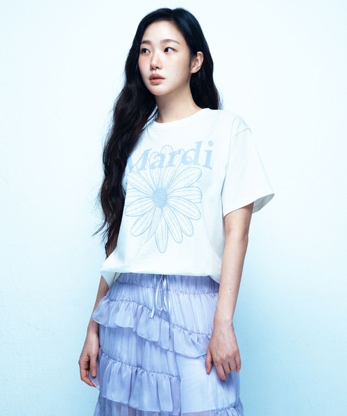 Mardi Mercredi(マルディメクルディ)の「TSHIRT FLOWERMARDI / Tシャツ フラワーマルディ(Tシャツ/カットソー・レディース・ベージュ系その他/チャコール/オートミール/クリーム/ブラウン/ベージュ系その他2/ブラック×パープル/ベージュ系その他3/ブラウン系その他/ペールイエロー/ベージュ系その他4/ネイビー・FREE)」の15枚目の写真
