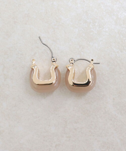 fredy emue（フレディエミュ）の「フェイクストーンスクエアピアス（ピアス（両耳用）・レディース・ベージュ/ライトグレー/ブラウン・FREE）」の11枚目の写真