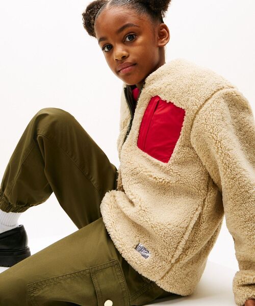 TOMMY HILFIGER（トミーヒルフィガー）の「KIDS リバーシブルテディナイロンジャケット（ブルゾン・キッズ・グリーン・160cm/150cm/140cm/130cm）」の12枚目の写真