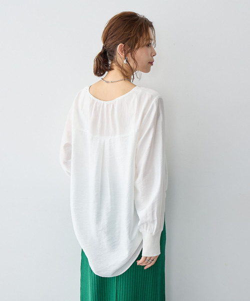 anyfee（エニフィー）の「【anyfee/大きいサイズ】裾ラウンド袖リブルーズフィットTブラウス（Tシャツ/カットソー・レディース・オフホワイト/ブラック・LL/3L/4L/5L）」の6枚目の写真