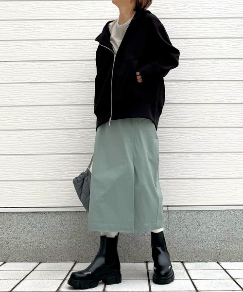 Q(キュー)の「ダンボールZIPパーカー(パーカー・レディース・ブラック/バーガンディー・MEDIUM)」の12枚目の写真