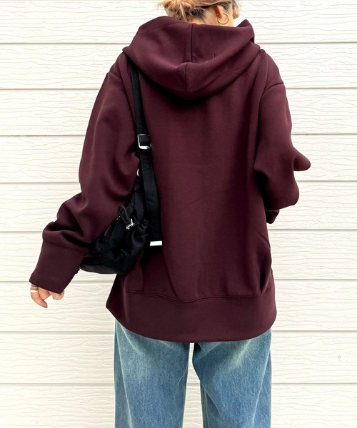 Q(キュー)の「ダンボールZIPパーカー(パーカー・レディース・ブラック/バーガンディー・MEDIUM)」の21枚目の写真