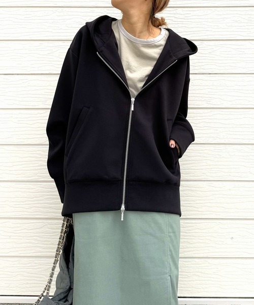 Q(キュー)の「ダンボールZIPパーカー(パーカー・レディース・ブラック/バーガンディー・MEDIUM)」の19枚目の写真