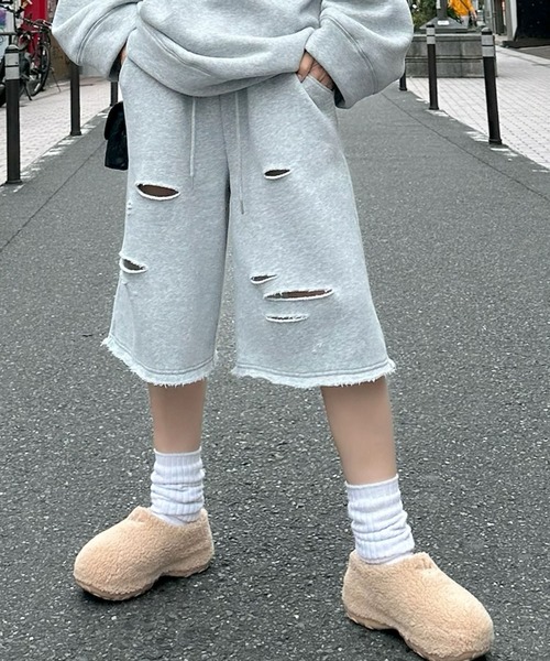 セットアップで着られる】ダメージいっぱいゆるめスウェットハーフ