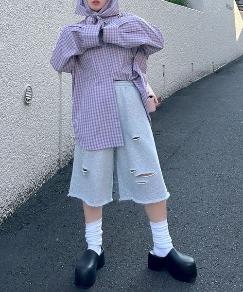 Alley Tokyo(アリートーキョー)の「【セットアップで着られる】ダメージいっぱいゆるめスウェットハーフパンツ(スウェットパンツ・レディース・グレー/スミクロ・FREE)」の7枚目の写真