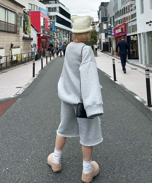Alley Tokyo(アリートーキョー)の「【セットアップで着られる】ダメージいっぱいゆるめスウェットハーフパンツ(スウェットパンツ・レディース・グレー/スミクロ・FREE)」の13枚目の写真