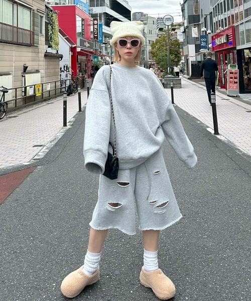 Alley Tokyo(アリートーキョー)の「【セットアップで着られる】ダメージいっぱいゆるめスウェットハーフパンツ(スウェットパンツ・レディース・グレー/スミクロ・FREE)」の6枚目の写真