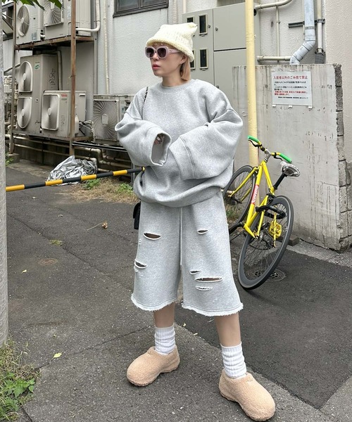 Alley Tokyo(アリートーキョー)の「【セットアップで着られる】ダメージいっぱいゆるめスウェットハーフパンツ(スウェットパンツ・レディース・グレー/スミクロ・FREE)」の19枚目の写真