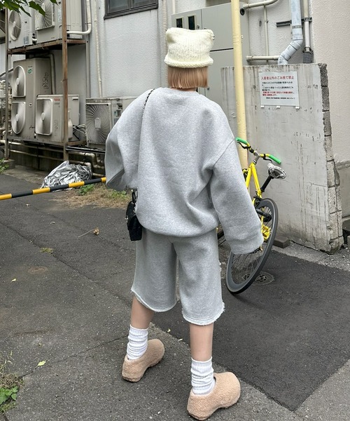 Alley Tokyo(アリートーキョー)の「【セットアップで着られる】ダメージいっぱいゆるめスウェットハーフパンツ(スウェットパンツ・レディース・グレー/スミクロ・FREE)」の21枚目の写真