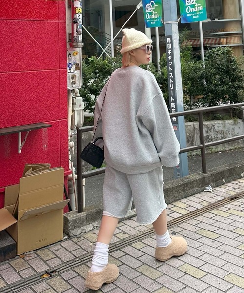 Alley Tokyo(アリートーキョー)の「【セットアップで着られる】ダメージいっぱいゆるめスウェットハーフパンツ(スウェットパンツ・レディース・グレー/スミクロ・FREE)」の5枚目の写真