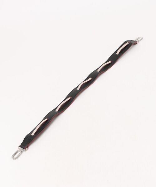 Desigual（デシグアル）の「ミディアムサイズのステッチ入りレザー風バッグ（ショルダーバッグ・レディース・ブラック・FREE）」の5枚目の写真