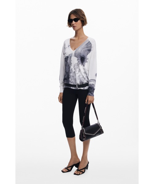 Desigual（デシグアル）の「ミディアムサイズのステッチ入りレザー風バッグ（ショルダーバッグ・レディース・ブラック・FREE）」の9枚目の写真