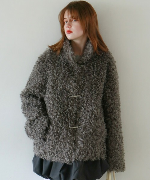 mic by Olu.（ミックバイオルドット）の「カーリーベルトファーコート（その他アウター・レディース・ブラウン/イエロー系その他/グレー・FREE）」の2枚目の写真