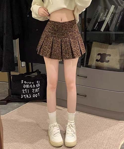 gossip!ロサンゼルス(ゴシップロサンゼルス)の「Y2K ヒョウ柄スカート レオパードプリーツミニスカート(スカート・レディース・グレー/ブラウン/ダークブラウン/ブラック/カーキ・S/M)」の13枚目の写真