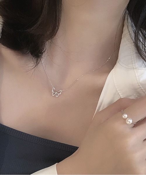 LA VORAGINE（ラ ヴォラジネ）の「バタフライネックレス（ネックレス・レディース・シルバー・FREE）」の3枚目の写真