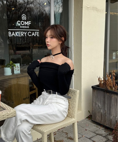 Vini（ヴィニ）の「シャーリング オフショルダー 長袖トップス（Tシャツ/カットソー・レディース・ブラック/ホワイト/ダークグレー・FREE）」の8枚目の写真