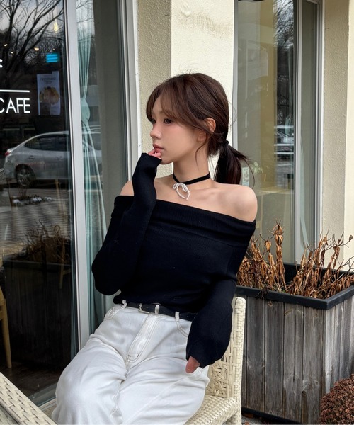 Vini（ヴィニ）の「シャーリング オフショルダー 長袖トップス（Tシャツ/カットソー・レディース・ブラック/ホワイト/ダークグレー・FREE）」の9枚目の写真