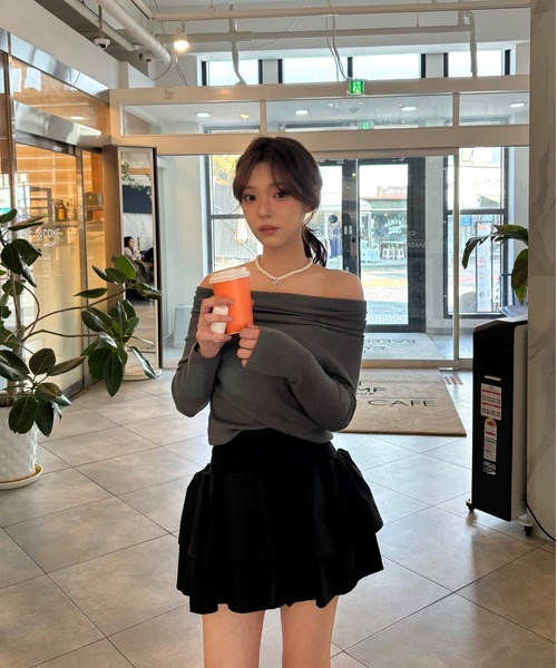 Vini（ヴィニ）の「シャーリング オフショルダー 長袖トップス（Tシャツ/カットソー・レディース・ブラック/ホワイト/ダークグレー・FREE）」の19枚目の写真