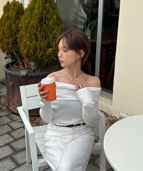 Vini（ヴィニ）の「シャーリング オフショルダー 長袖トップス（Tシャツ/カットソー・レディース・ブラック/ホワイト/ダークグレー・FREE）」の15枚目の写真